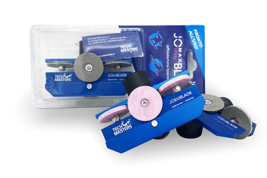 Jomax Blade mini blu con la sua confezione